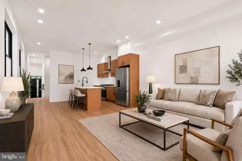 330 Carson St, Philadelphia, PA 19128