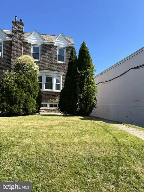 1427 Friendship St, Philadelphia, PA 19111