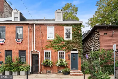 870 N Lawrence St, Philadelphia, PA 19123