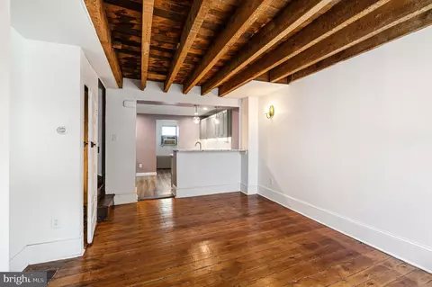 1101 Crease St, Philadelphia, PA 19125