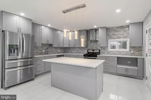 11405 Gifford Ave, Philadelphia, PA 19116