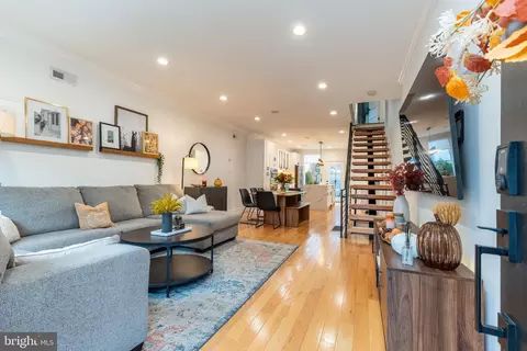 436 Manton St, Philadelphia, PA 19147
