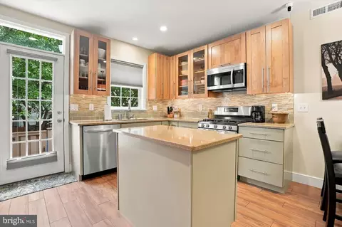 251 S Warnock St, Philadelphia, PA 19107