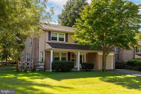 8113 Winston Rd, Philadelphia, PA 19118