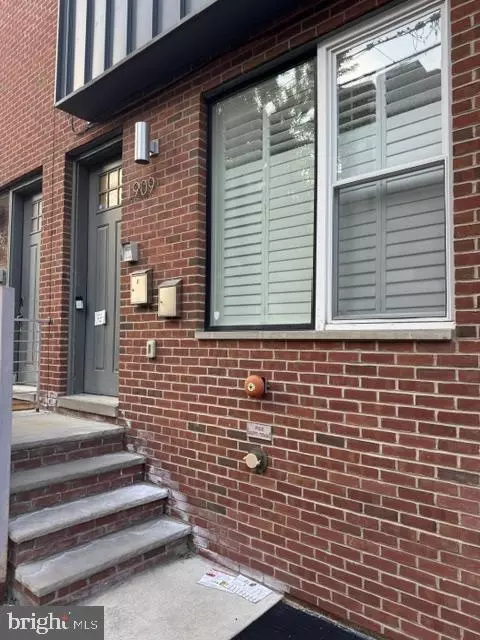 1909 E Hagert St #1, Philadelphia, PA 19125