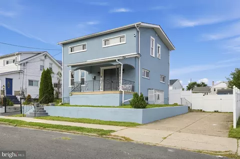 3605 Glenn St, Philadelphia, PA 19114