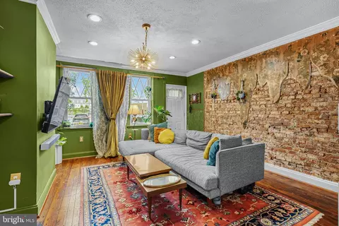 2567 Trenton Ave, Philadelphia, PA 19125