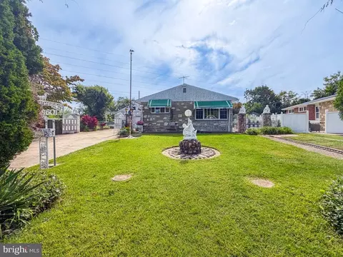 9601 Dedaker St, Philadelphia, PA 19115