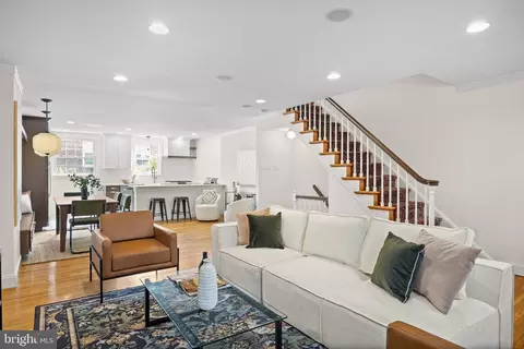 714 Lombard St, Philadelphia, PA 19147