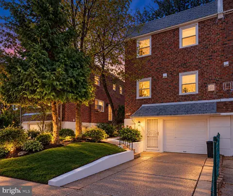 10200 Jeanes St, Philadelphia, PA 19116