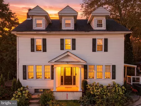 6822 Lawnton St, Philadelphia, PA 19128
