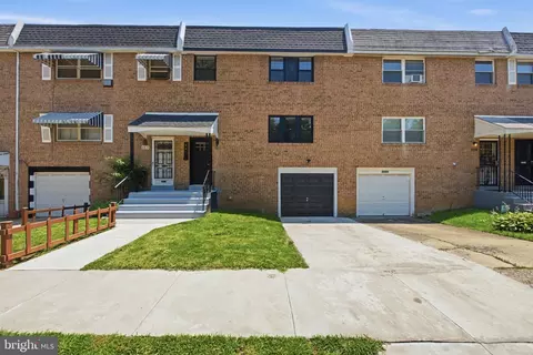 861 N 7th St, Philadelphia, PA 19123
