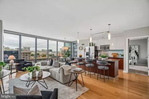 2101 Market St #801, Philadelphia, PA 19103
