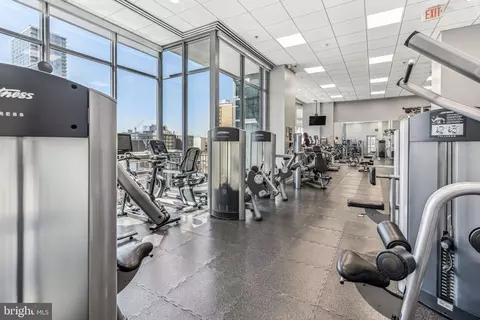2101 Market St #801, Philadelphia, PA 19103