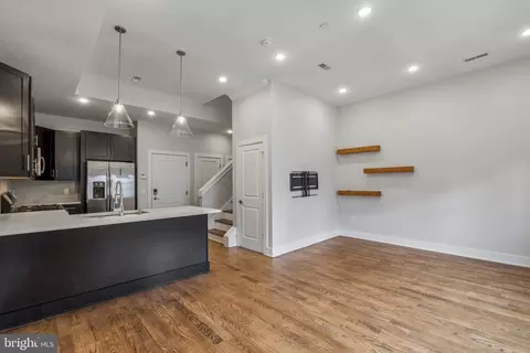 959 Shackamaxon St #3, Philadelphia, PA 19125