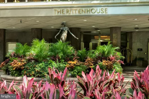 210 W Rittenhouse Sq #1704, Philadelphia, PA 19103