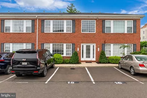 9228 38 Blue Grass Rd #16, Philadelphia, PA 19114