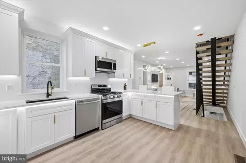 158 N Edgewood St, Philadelphia, PA 19139
