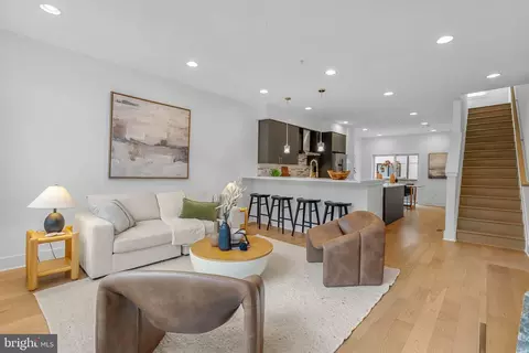 512 Fairmount Ave, Philadelphia, PA 19123