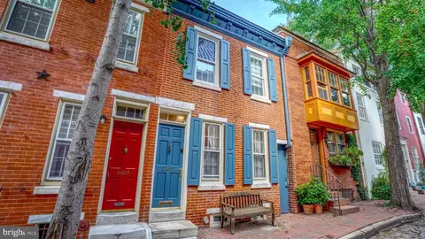 2417 Panama St, Philadelphia, PA 19103