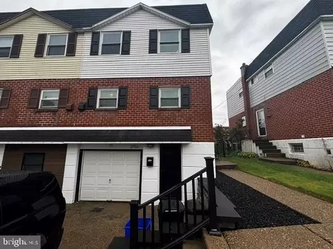 2750 Clayton St, Philadelphia, PA 19152