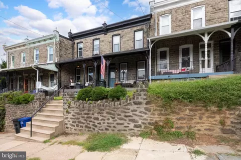 125 Osborn St, Philadelphia, PA 19128