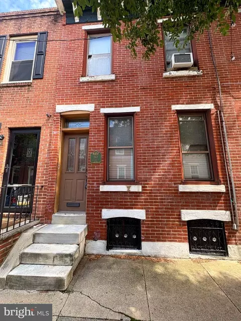 861 N Bambrey St, Philadelphia, PA 19130