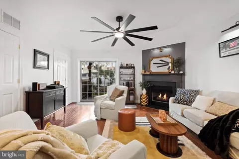 913 N Hancock St, Philadelphia, PA 19123