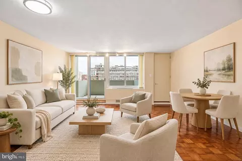 604 S Washington Sq #1308, Philadelphia, PA 19106