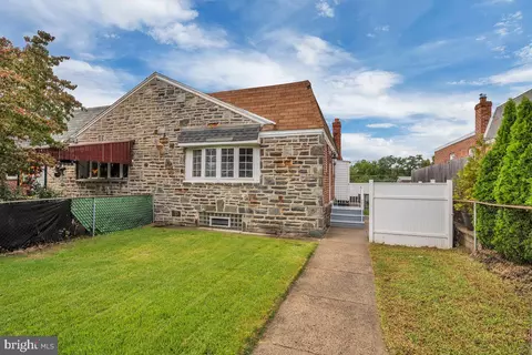9106 Wooden Bridge Rd, Philadelphia, PA 19136