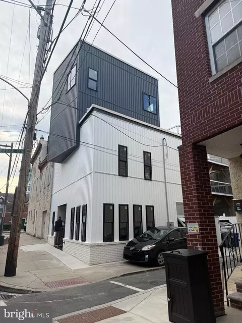 504 Carpenter St, Philadelphia, PA 19147