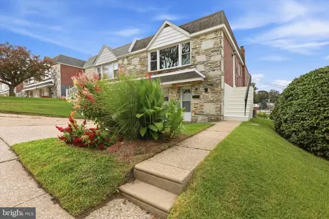 704 Hill Rd, Philadelphia, PA 19128