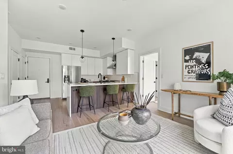 1723 Francis St #2C, Philadelphia, PA 19130