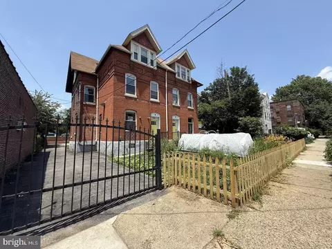 4813 Chester Ave, Philadelphia, PA 19143