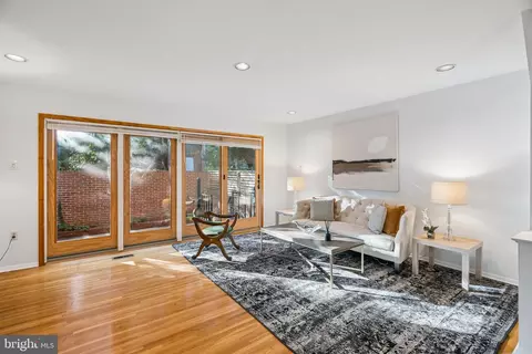 416 S Perth St, Philadelphia, PA 19147