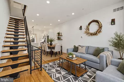 2061 Mcclellan St, Philadelphia, PA 19145