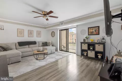 47202 Delaire Landing Rd #202, Philadelphia, PA 19114