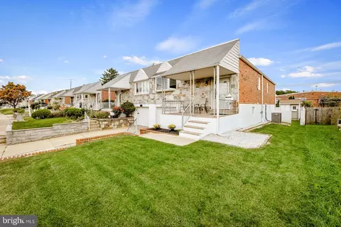 9751 Clark St, Philadelphia, PA 19115