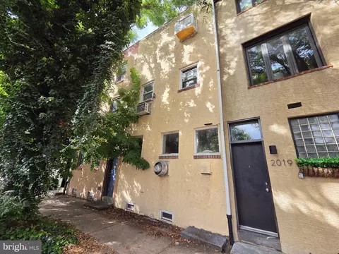 2021 Lombard St, Philadelphia, PA 19146