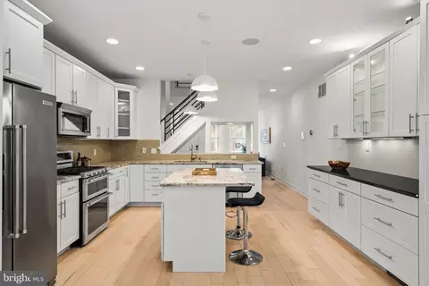 765 S 15th St, Philadelphia, PA 19146