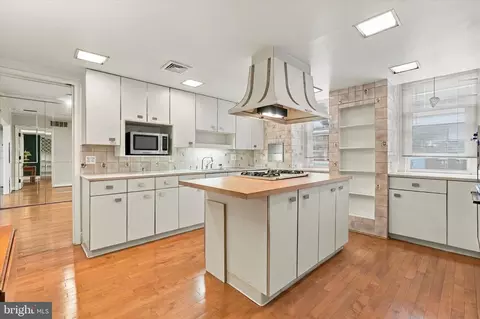 1901 Walnut St #6A, Philadelphia, PA 19103