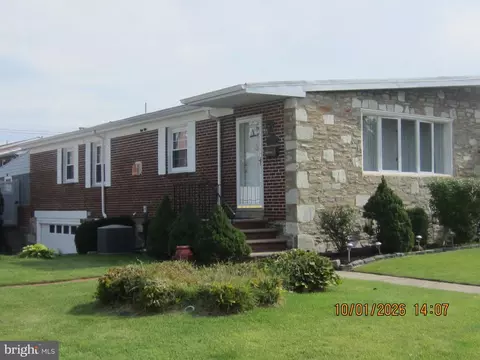 147 Dimarco Dr, Philadelphia, PA 19154