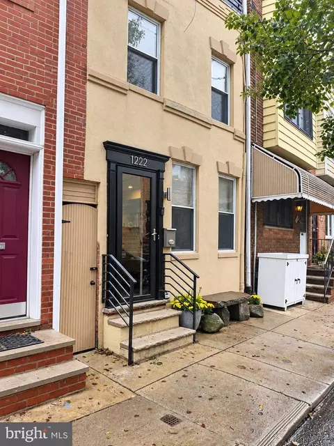 1222 S Alder St, Philadelphia, PA 19147