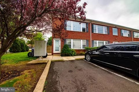 9228 38 Blue Grass Rd #2, Philadelphia, PA 19114