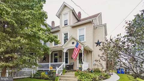 1712 Fulmer St, Philadelphia, PA 19115