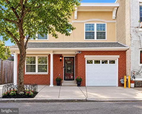 2349 Cross St, Philadelphia, PA 19146