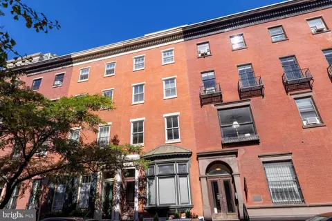 1813 Spruce St #4R, Philadelphia, PA 19103