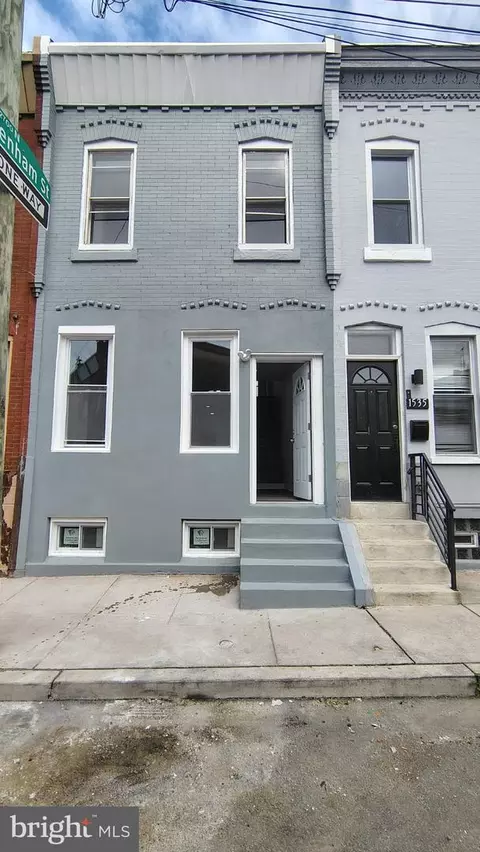1537 W Seltzer St, Philadelphia, PA 19132