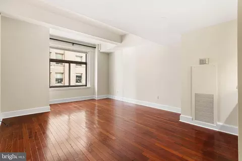 1500 Chestnut St #13E, Philadelphia, PA 19102