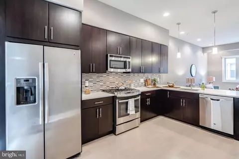 826 N 3rd St #3, Philadelphia, PA 19123